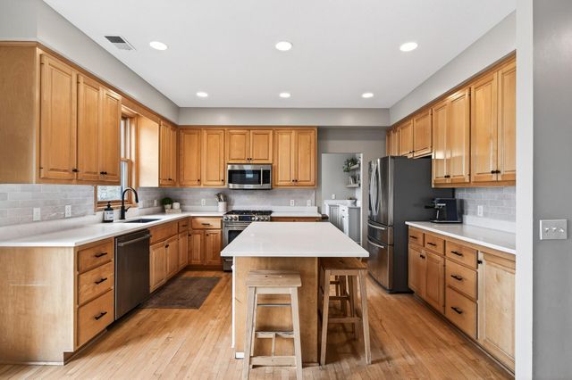 7319 Fawn Hill Road, Chanhassen, MN 55317