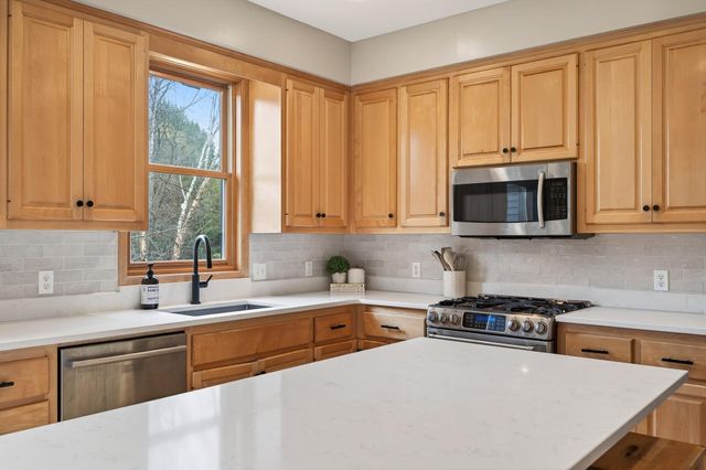 7319 Fawn Hill Road, Chanhassen, MN 55317