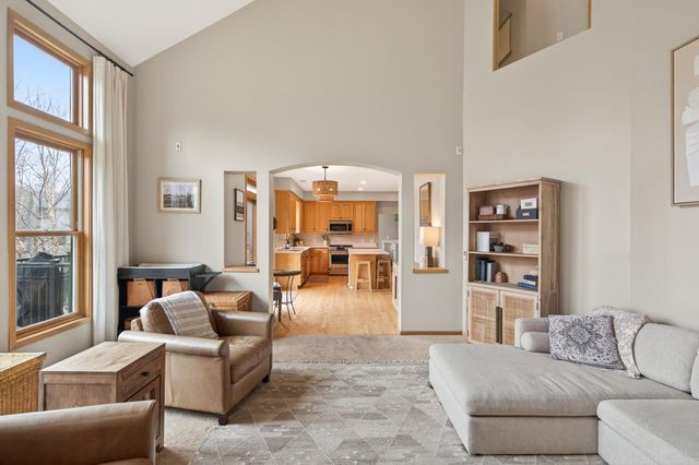 7319 Fawn Hill Road, Chanhassen, MN 55317