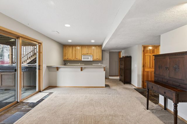 7319 Fawn Hill Road, Chanhassen, MN 55317