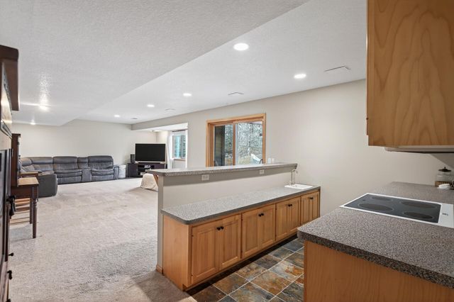 7319 Fawn Hill Road, Chanhassen, MN 55317