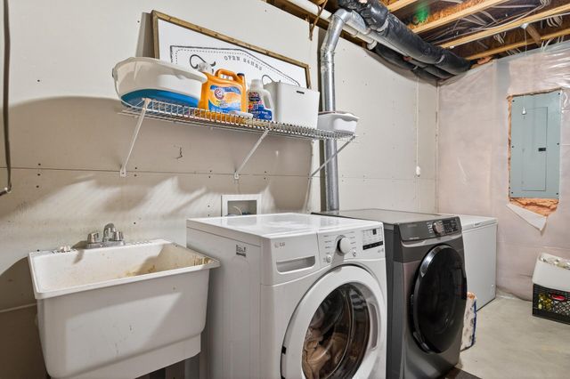 7319 Fawn Hill Road, Chanhassen, MN 55317