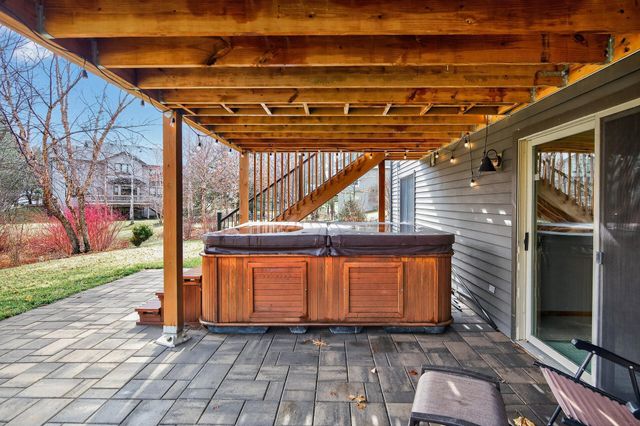 7319 Fawn Hill Road, Chanhassen, MN 55317