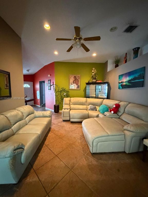 Image 5 of property listing at Address unavailable.