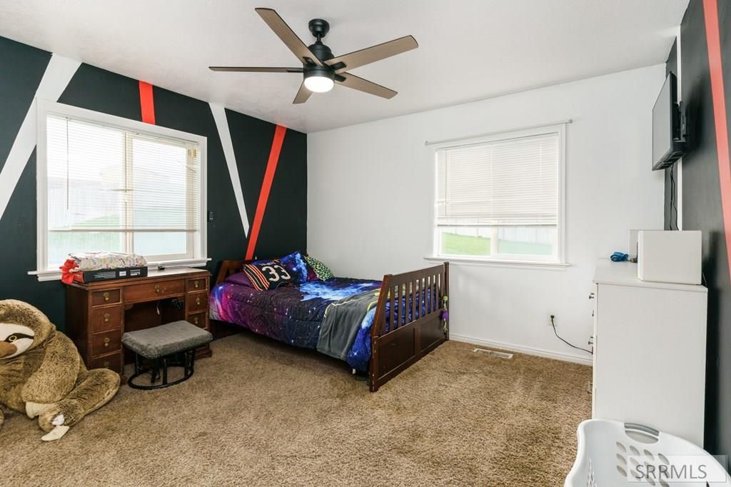 Image 23 of property listing at 324 Autumn Way, American Falls, ID 83211