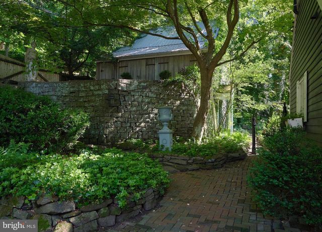 6681 GREENHILL RD, Lumberville, PA 18933
