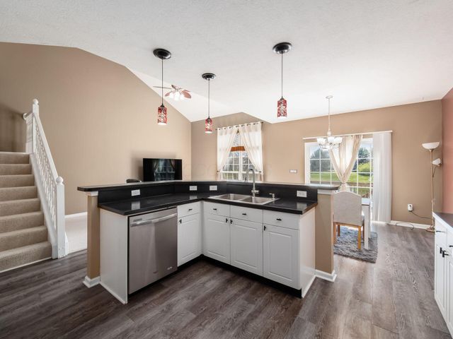 786 Spring Valley Drive, Lewis Center, OH 43035