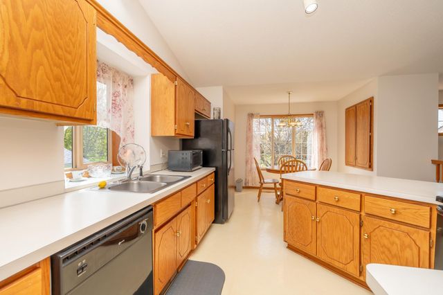 1105 Apgar Street S, Shakopee, MN 55379