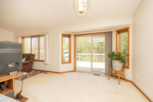 1105 Apgar Street S, Shakopee, MN 55379