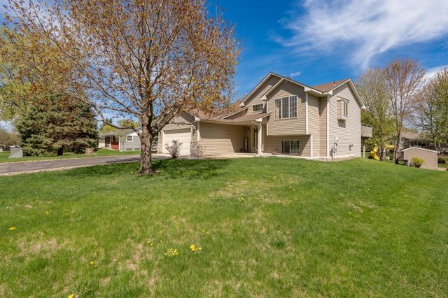 1105 Apgar Street S, Shakopee, MN 55379
