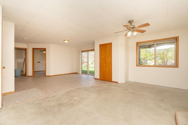 1105 Apgar Street S, Shakopee, MN 55379