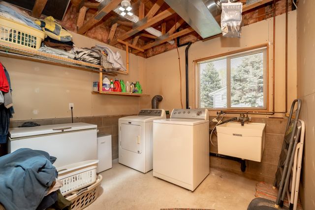 1105 Apgar Street S, Shakopee, MN 55379