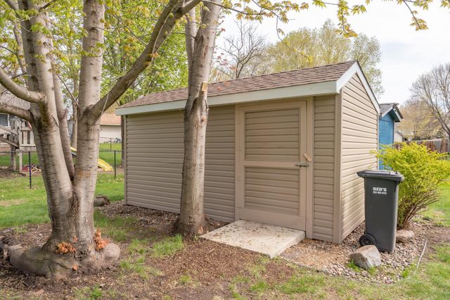 1105 Apgar Street S, Shakopee, MN 55379