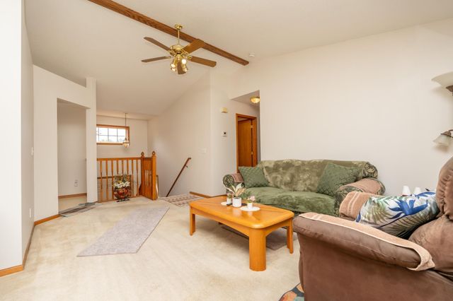 1105 Apgar Street S, Shakopee, MN 55379