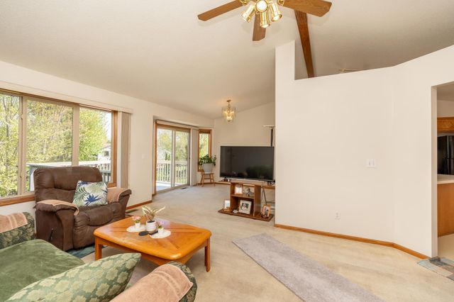 1105 Apgar Street S, Shakopee, MN 55379