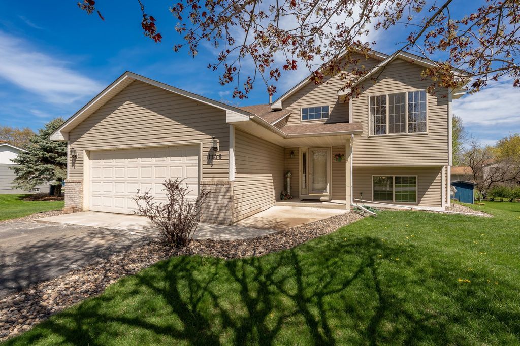 1105 Apgar Street S, Shakopee, MN 55379