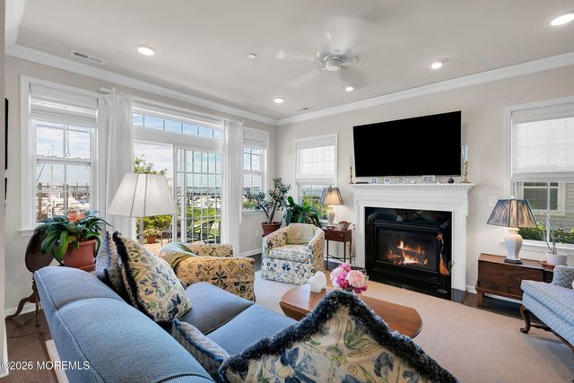 5 Halfmoon Court 905, Highlands, NJ 07732