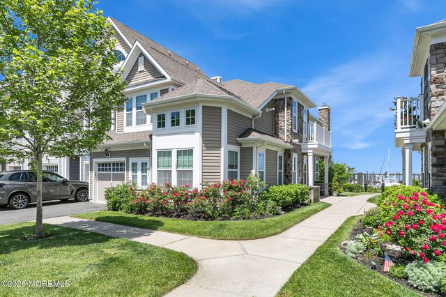 5 Halfmoon Court 905, Highlands, NJ 07732