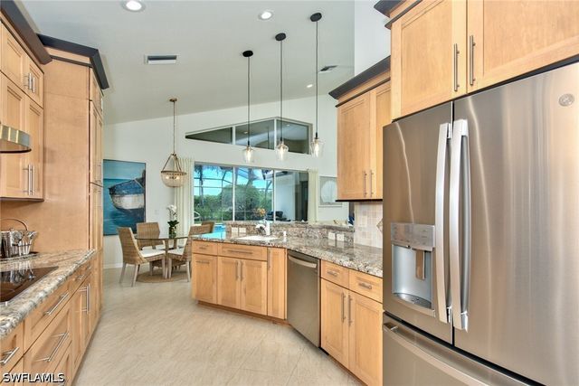 1705 Marsh RUN, Naples, FL 34109