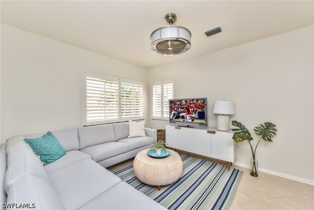 1705 Marsh RUN, Naples, FL 34109