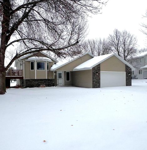 2210 9th Avenue SE, Willmar, MN 56201