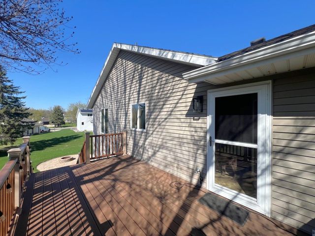2210 9th Avenue SE, Willmar, MN 56201