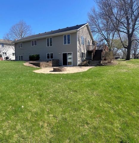 2210 9th Avenue SE, Willmar, MN 56201