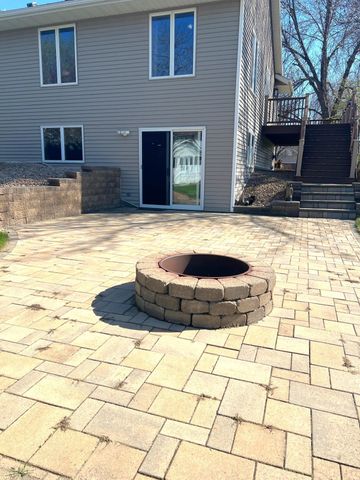 2210 9th Avenue SE, Willmar, MN 56201