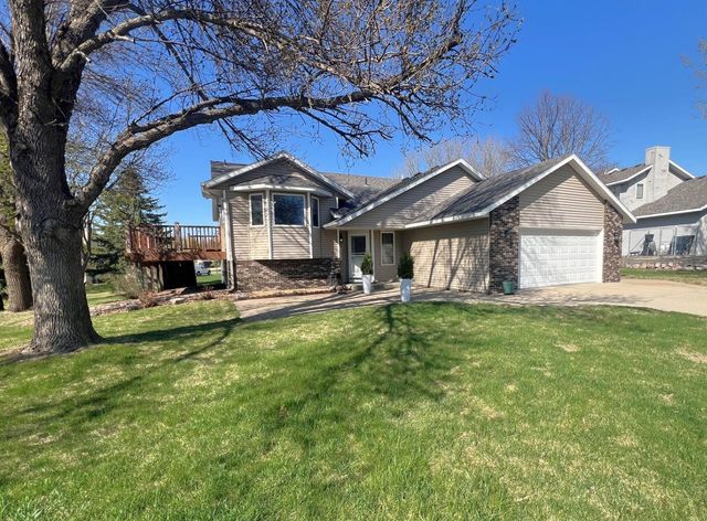 2210 9th Avenue SE, Willmar, MN 56201