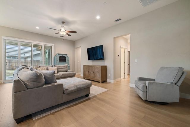 3700 Colorado Ave, Turlock, CA 95382