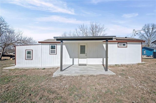 710 Elliott Street, Buckner, MO 64016