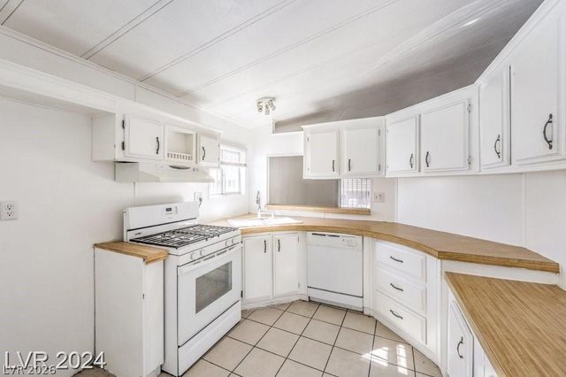 3350 Isle Royale Drive, Las Vegas, NV 89122