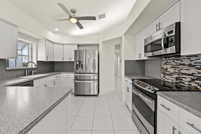 6226 Water Lilly Lane, Boynton Beach, FL 33437