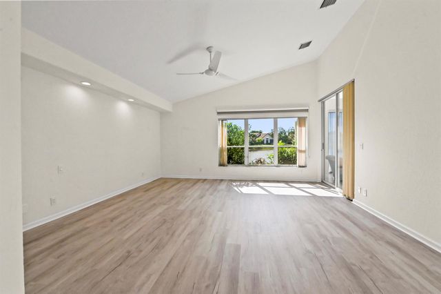 6226 Water Lilly Lane, Boynton Beach, FL 33437