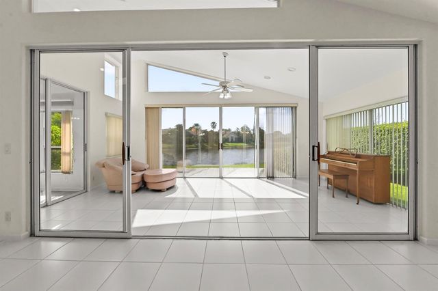 6226 Water Lilly Lane, Boynton Beach, FL 33437