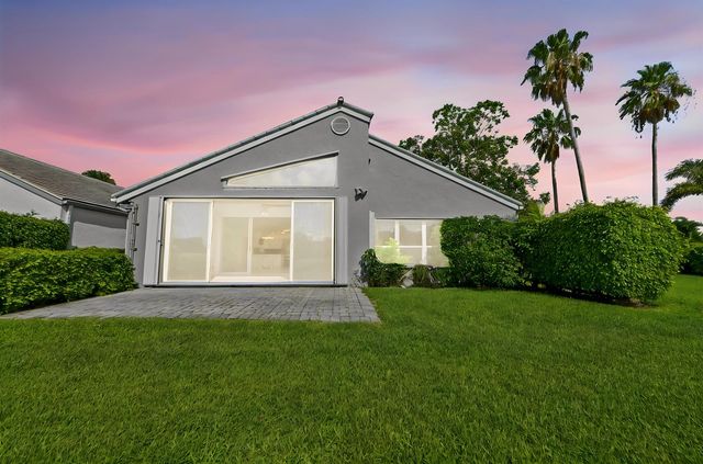 6226 Water Lilly Lane, Boynton Beach, FL 33437