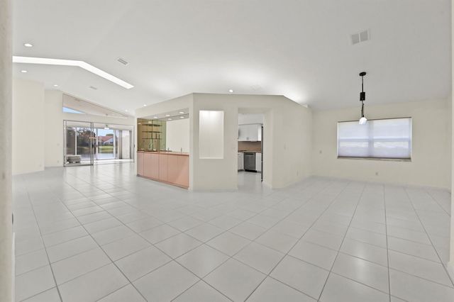 6226 Water Lilly Lane, Boynton Beach, FL 33437