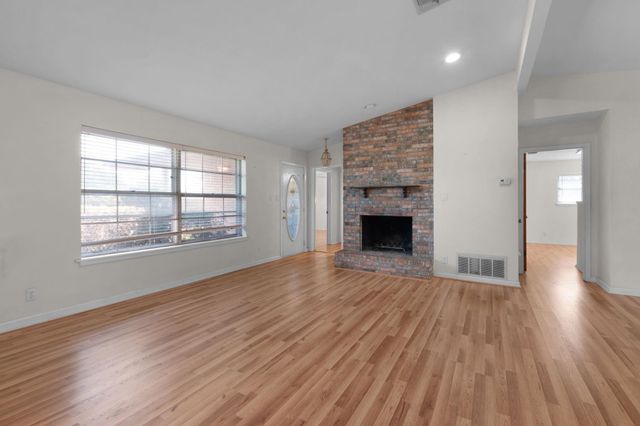 2025 Forest TRL, Kingsland, TX 78639