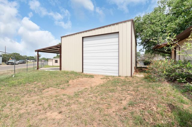 2025 Forest TRL, Kingsland, TX 78639