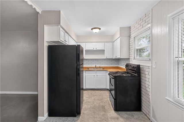 16703 E 2 Street N, Independence, MO 64056