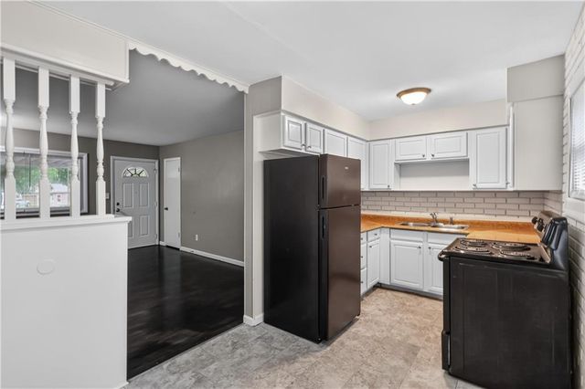 16703 E 2 Street N, Independence, MO 64056