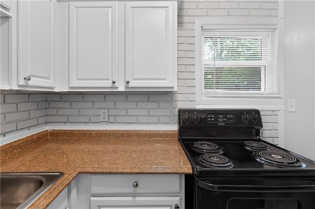 16703 E 2 Street N, Independence, MO 64056