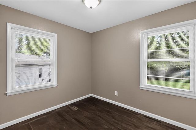 16703 E 2 Street N, Independence, MO 64056