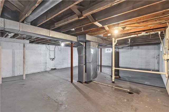 16703 E 2 Street N, Independence, MO 64056