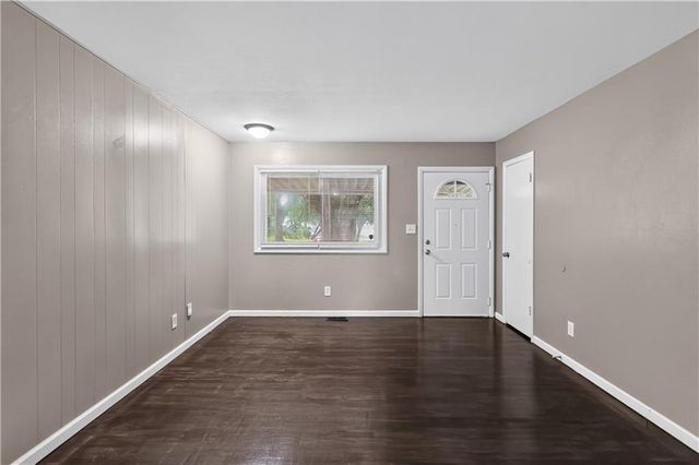 16703 E 2 Street N, Independence, MO 64056