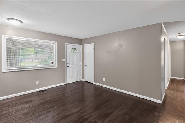 16703 E 2 Street N, Independence, MO 64056
