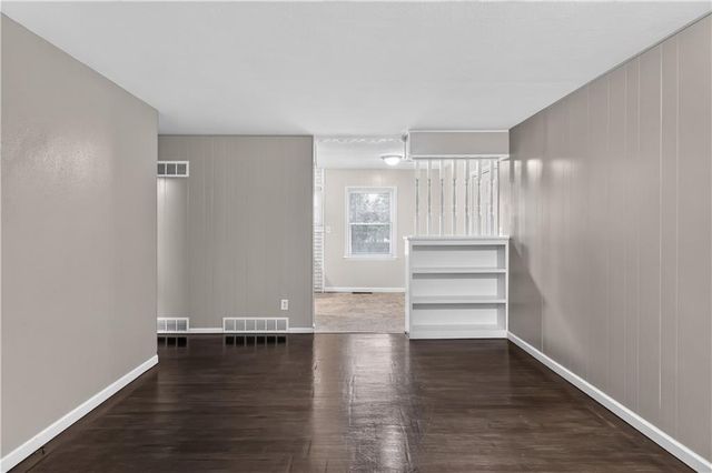 16703 E 2 Street N, Independence, MO 64056