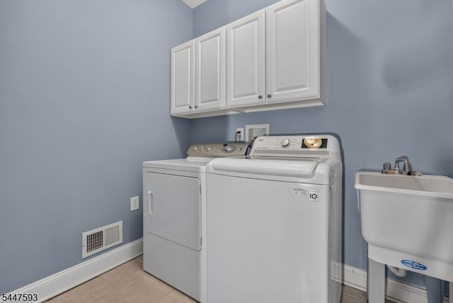 87 Saratoga Ct, Franklin Twp., NJ 08873