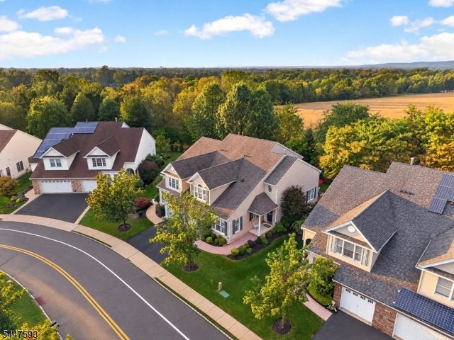 87 Saratoga Ct, Franklin Twp., NJ 08873