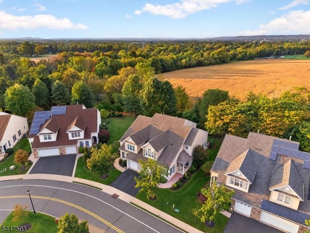 87 Saratoga Ct, Franklin Twp., NJ 08873